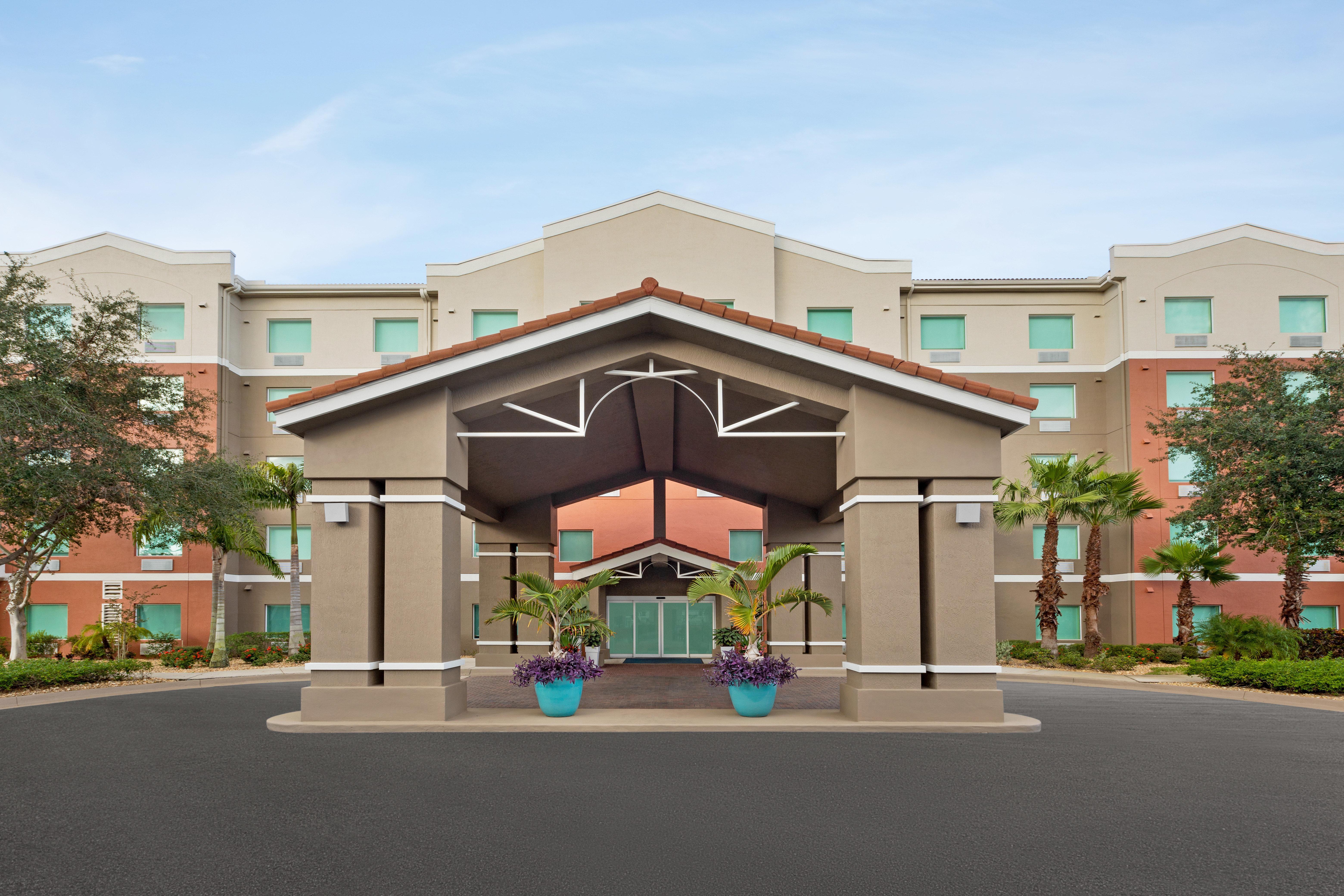Holiday Inn Express & Suites Pembroke Pines-Sheridan St By Ihg Bagian luar foto