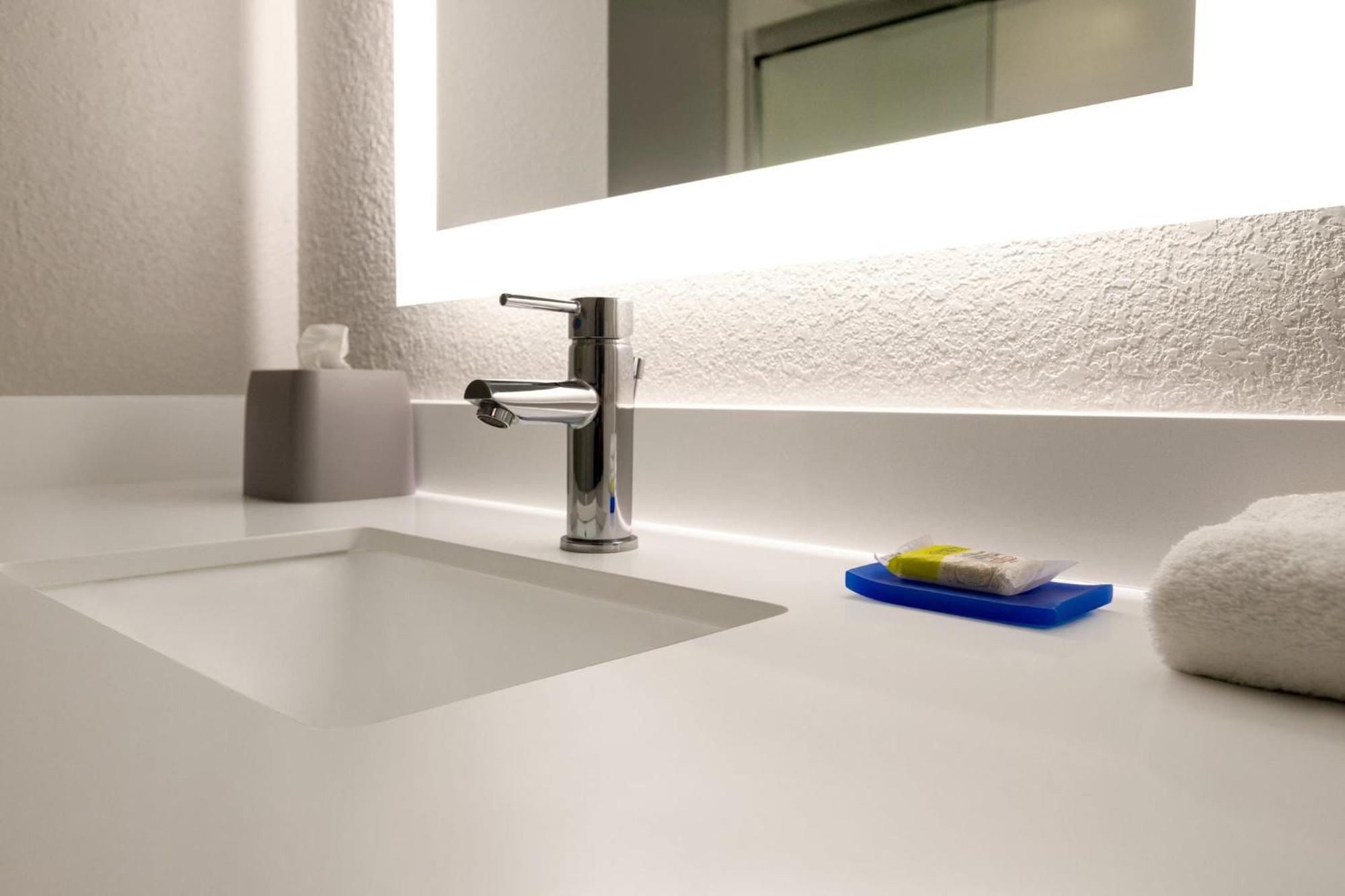 Holiday Inn Express & Suites Pembroke Pines-Sheridan St By Ihg Bagian luar foto